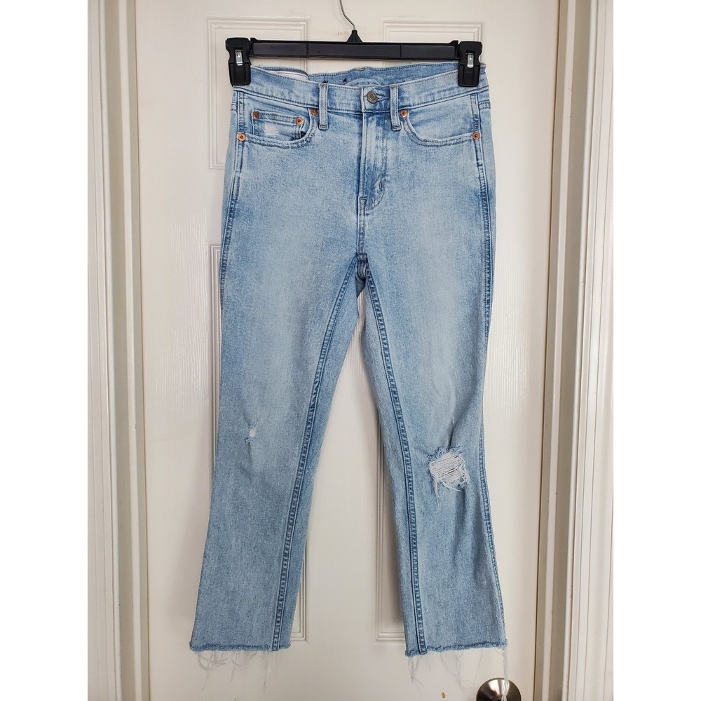 Gap‎ Cropped Slim Mid Rise Jeans Light Wash Distressed Raw Hem 26/2 Regular